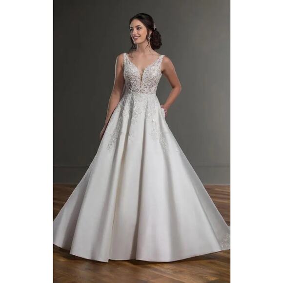 Martina Liana White Wedding Dress - Picture 2 of 16